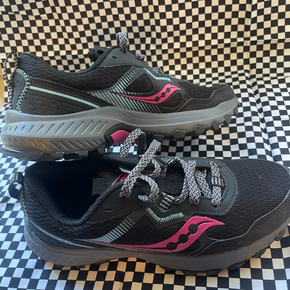 Saucony Women’s 6.5 Excursion Trail 16 Sneaker